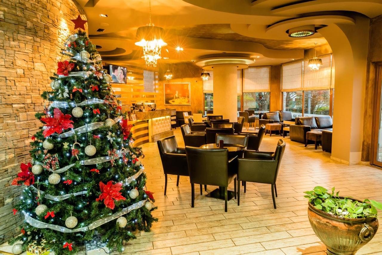 Hotel George Корча Экстерьер фото