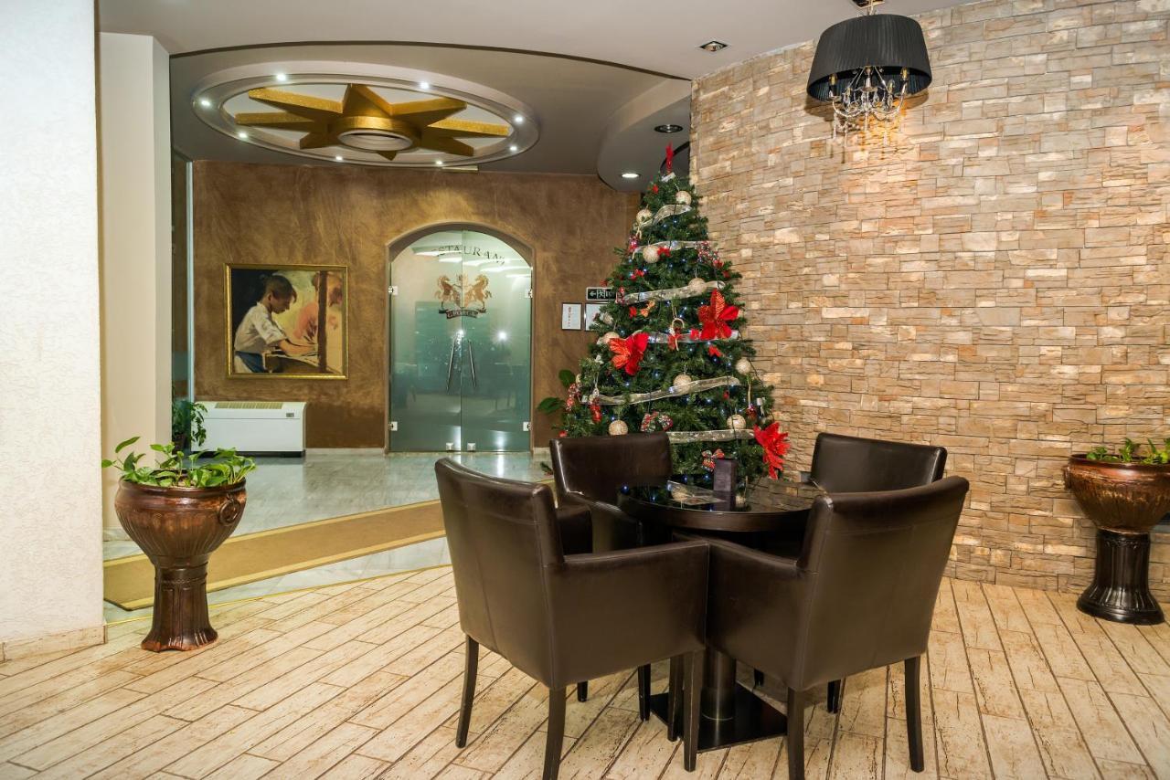Hotel George Корча Экстерьер фото