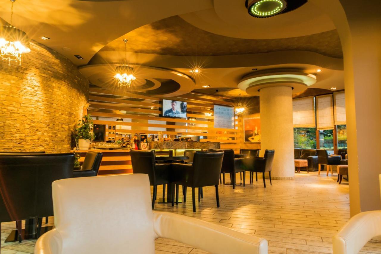 Hotel George Корча Экстерьер фото