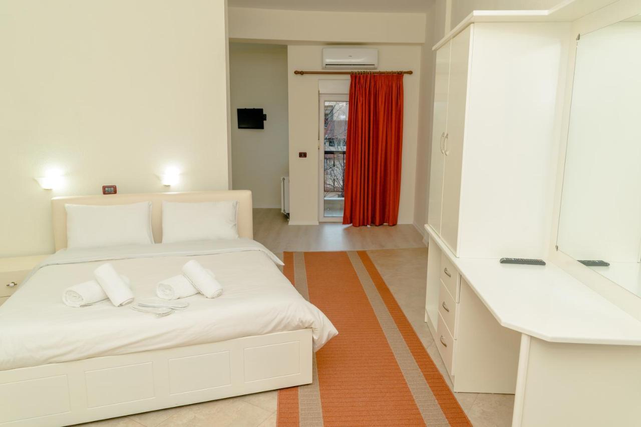 Hotel George Корча Экстерьер фото