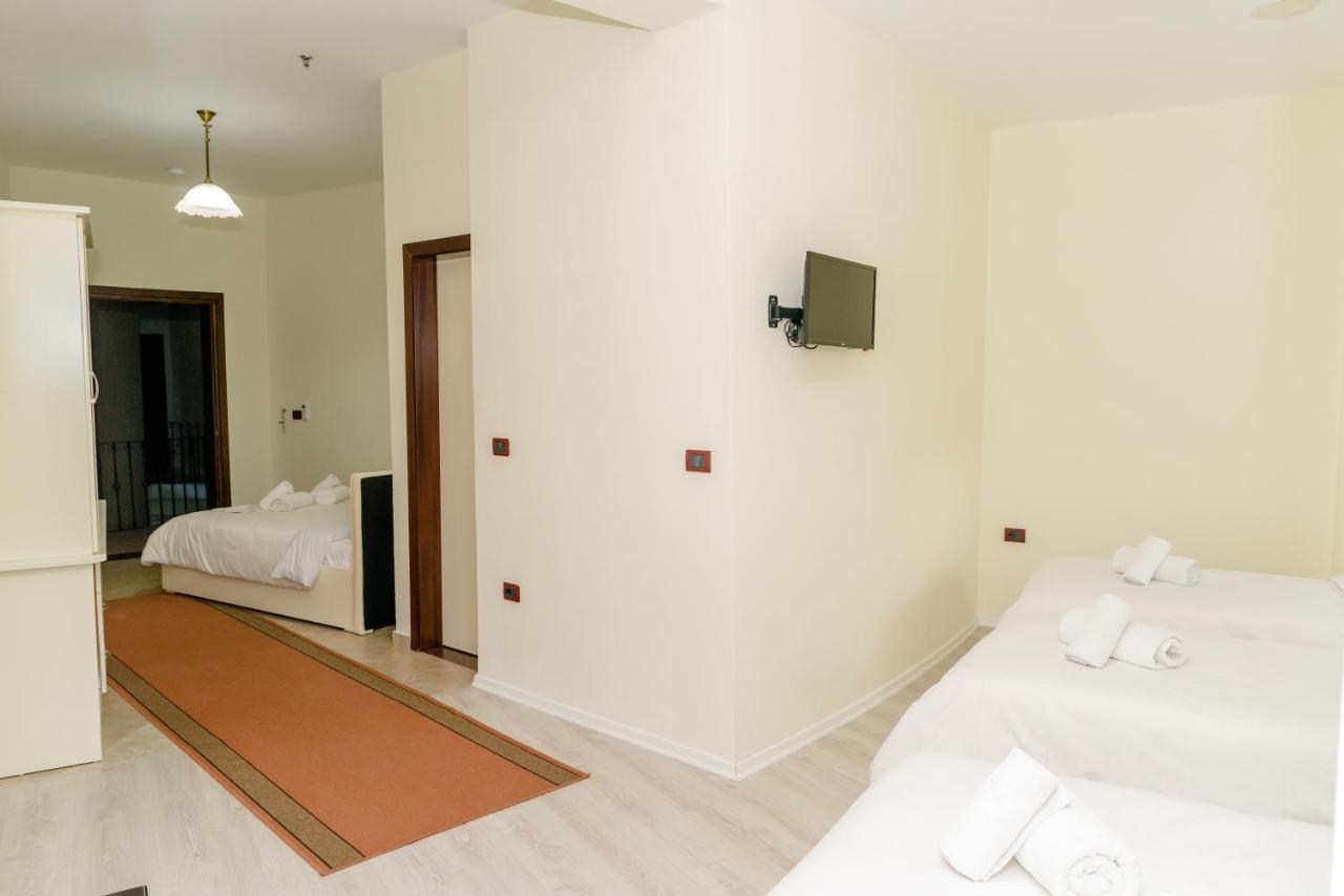 Hotel George Корча Экстерьер фото