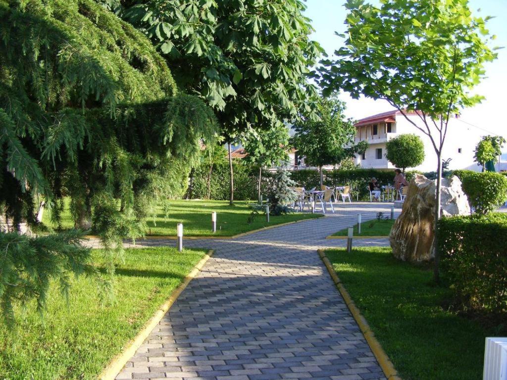Hotel George Корча Экстерьер фото