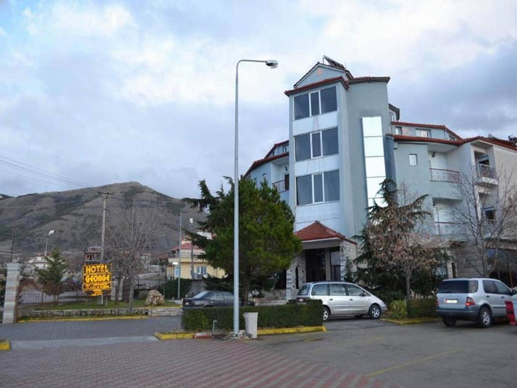 Hotel George Корча Экстерьер фото