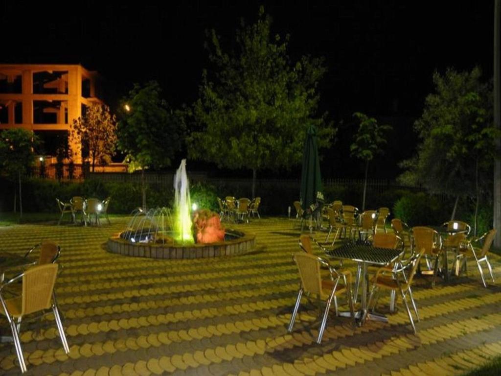 Hotel George Корча Экстерьер фото