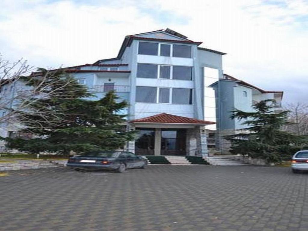 Hotel George Корча Экстерьер фото